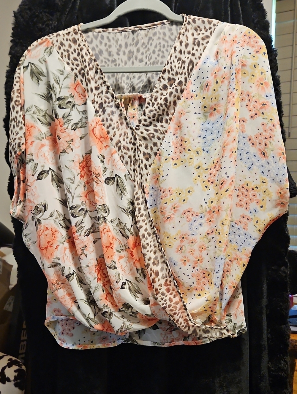 Umgee Mixed-Print Floral & Leopard Wrap Blouse in Peach and White